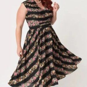 Unique Vintage 2X Black Floral Midi Swing Dress